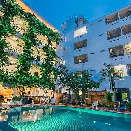 Hotel Sutus Court 3 Pattaya Exterior foto
