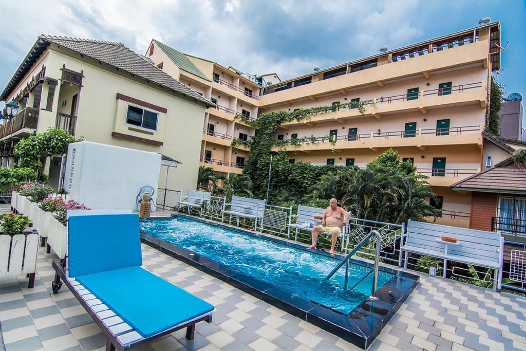 Hotel Sutus Court 3 Pattaya Exterior foto