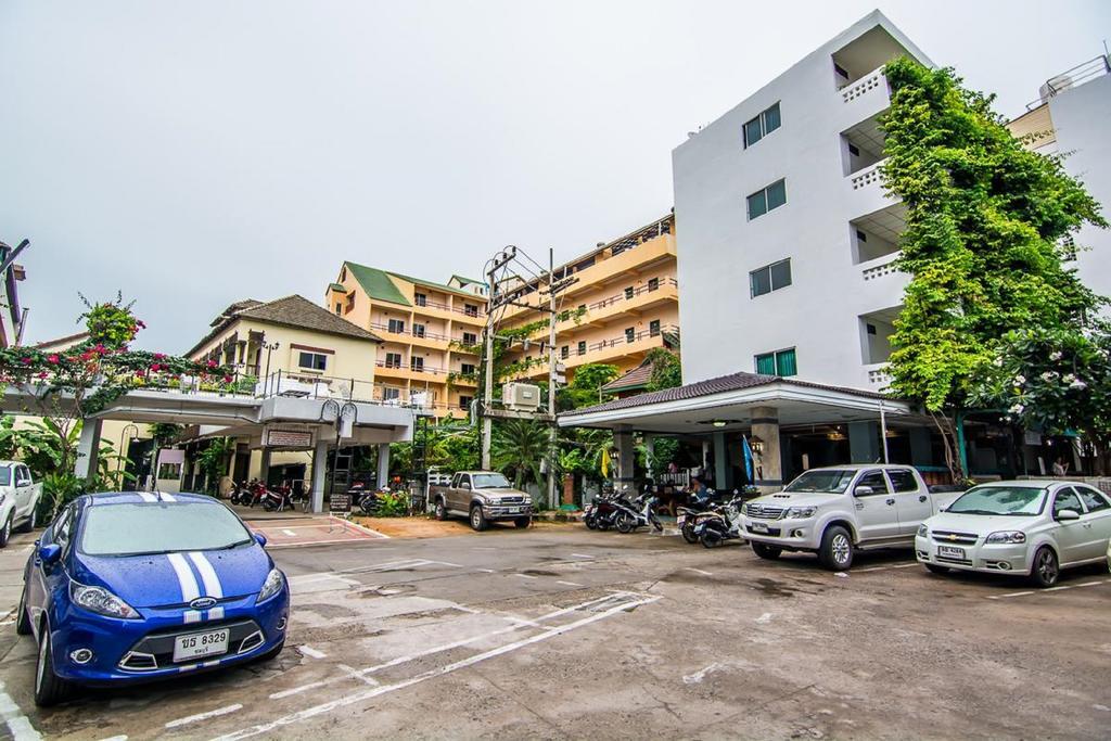 Hotel Sutus Court 3 Pattaya Exterior foto