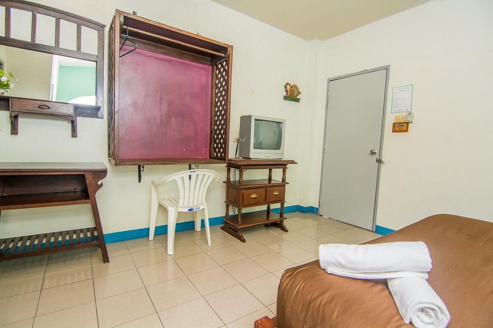 Hotel Sutus Court 3 Pattaya Exterior foto