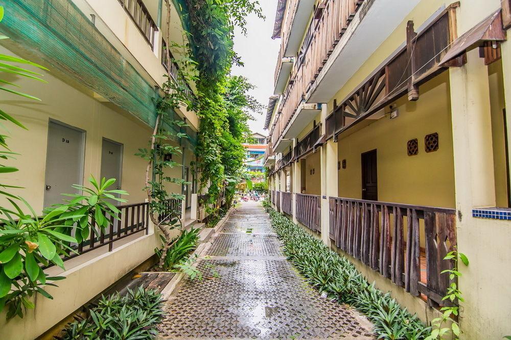 Hotel Sutus Court 3 Pattaya Exterior foto
