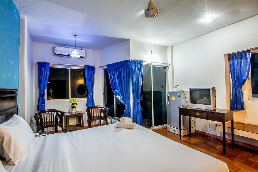 Hotel Sutus Court 3 Pattaya Exterior foto