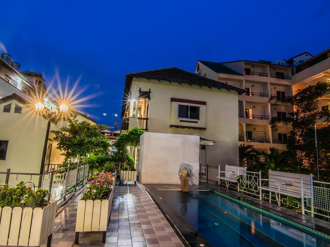 Hotel Sutus Court 3 Pattaya Exterior foto