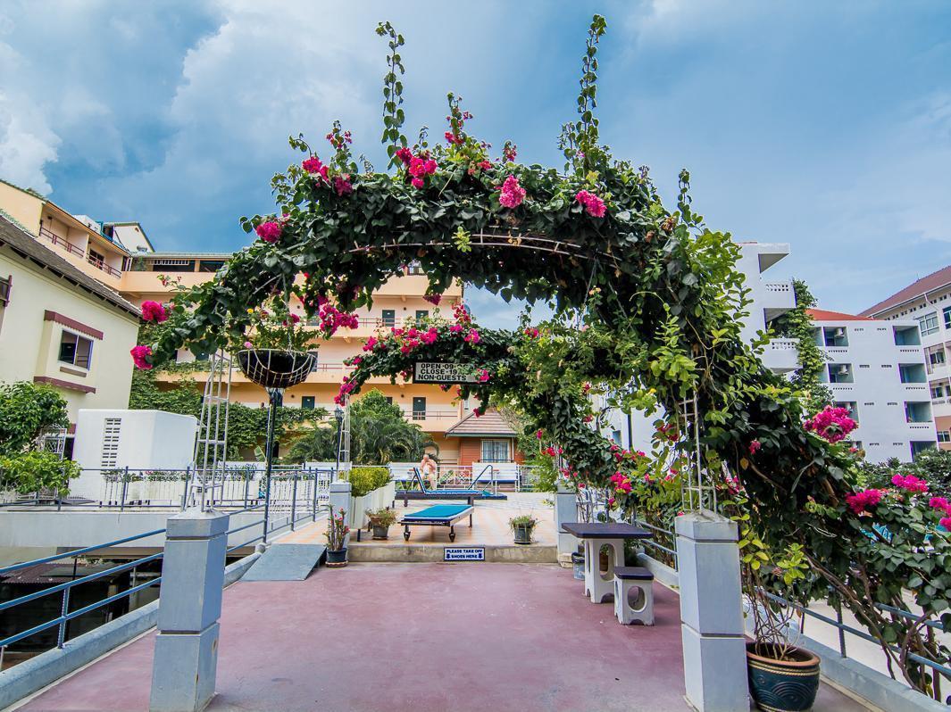 Hotel Sutus Court 3 Pattaya Exterior foto
