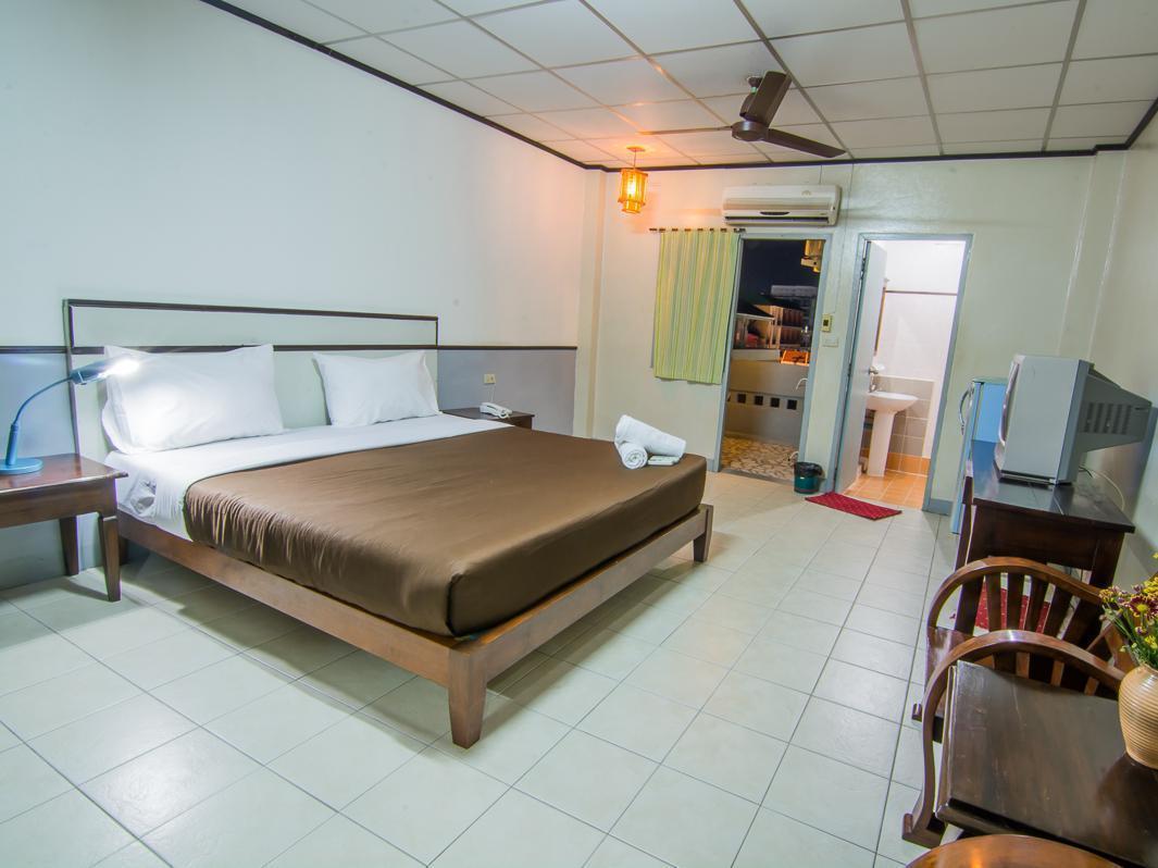 Hotel Sutus Court 3 Pattaya Exterior foto