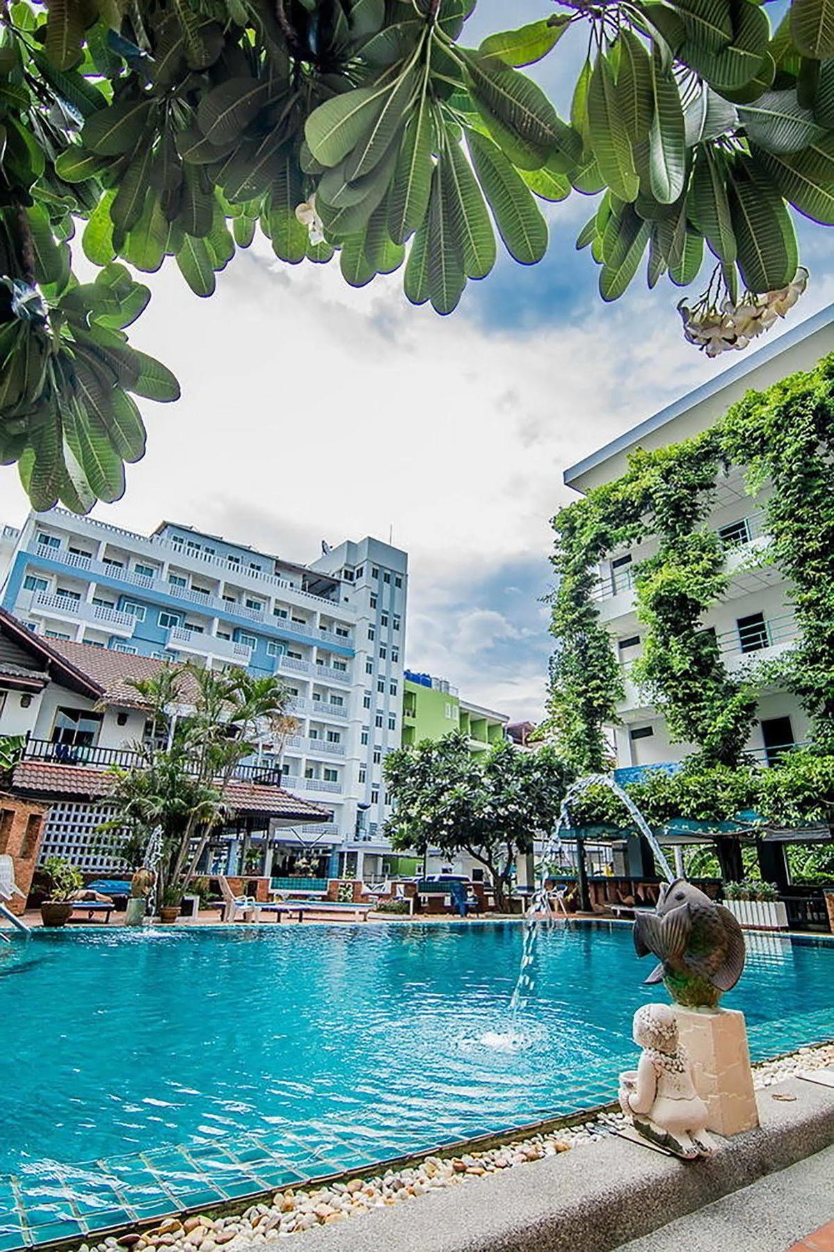 Hotel Sutus Court 3 Pattaya Exterior foto
