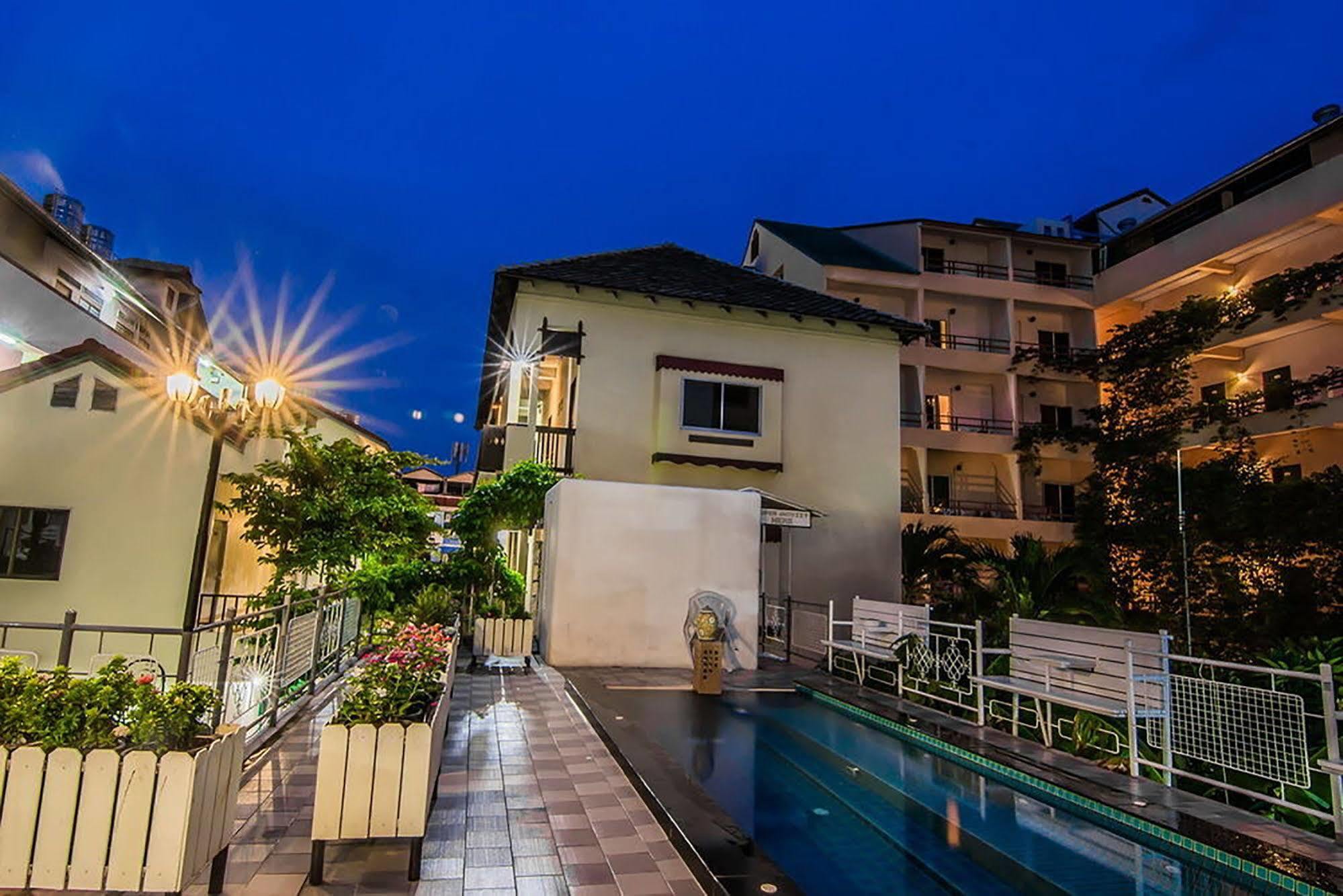 Hotel Sutus Court 3 Pattaya Exterior foto